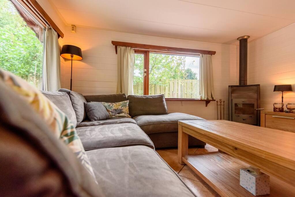 Spacious Wooden Cottage With Infra-Red Sauna At Veluwe プッテン エクステリア 写真
